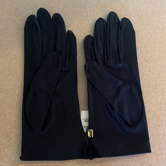 On a Pedestal Matte Wrist Length Gloves with Beaded Cuff - size B - Picture 4 of 6